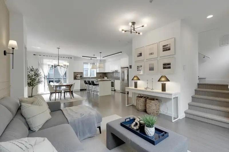 52 8138 204 STREET - photo 1 of 39