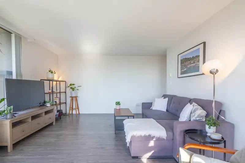 908 2041 BELLWOOD AVENUE - photo 4 of 40