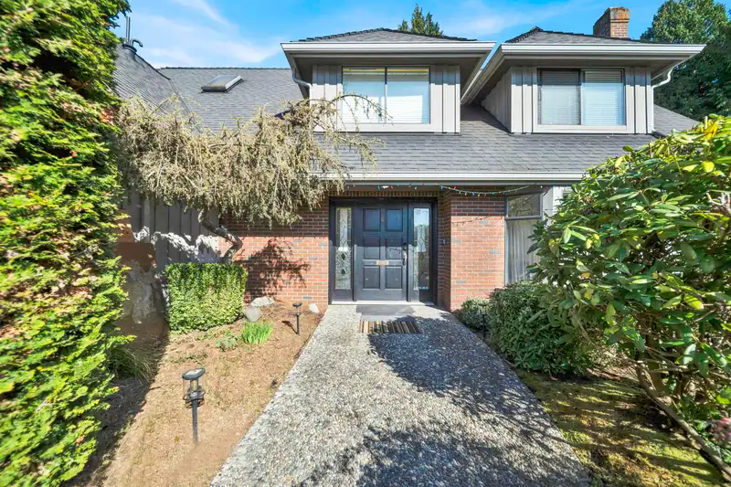 1206 PACIFIC DRIVE - photo 2 of 28