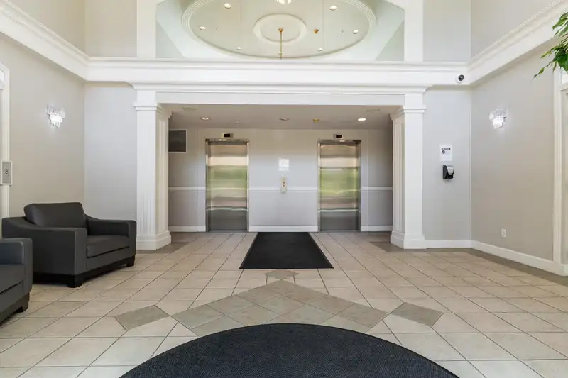 1605 3071 GLEN DRIVE - photo 4 of 38