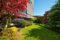 402 1390 DUCHESS AVENUE - thumbnail 2