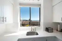 402 1390 DUCHESS AVENUE - thumbnail 17