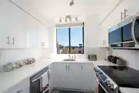 402 1390 DUCHESS AVENUE - thumbnail 18
