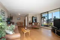402 1390 DUCHESS AVENUE - thumbnail 6