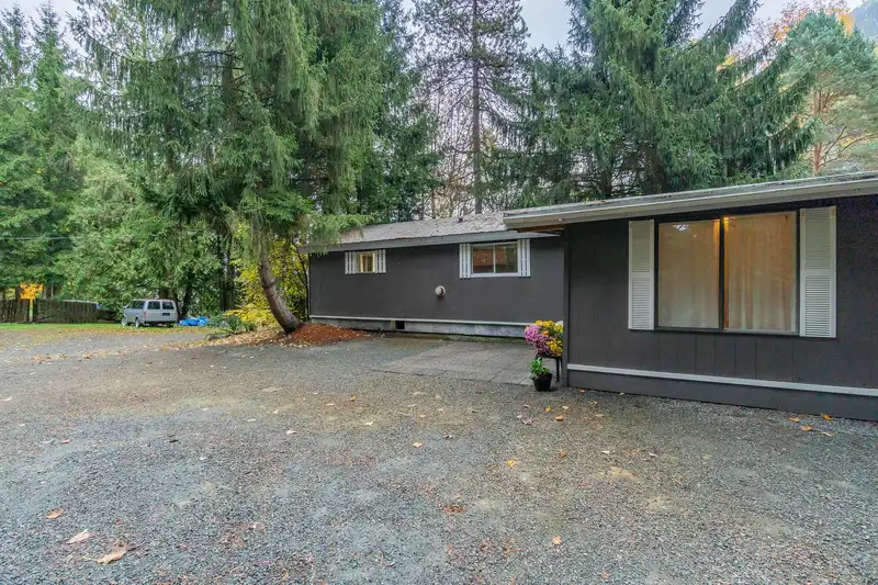 10821 N POPKUM ROAD - photo 4 of 40