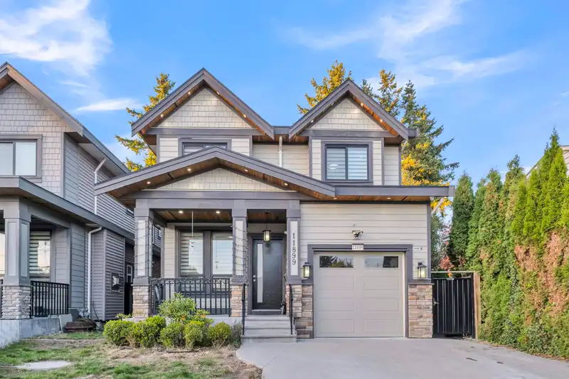 11899 74B AVENUE - photo 4 of 40