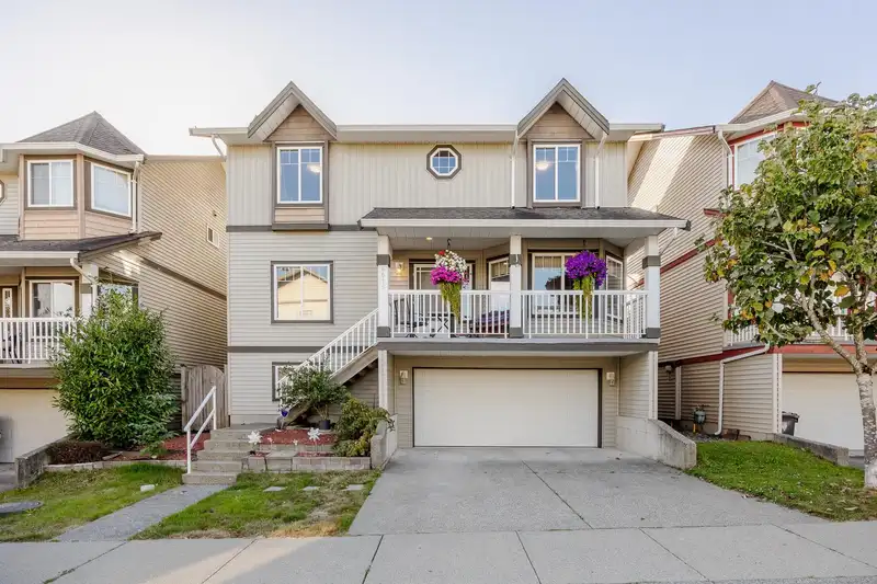 6615 205 STREET - photo 3 of 38