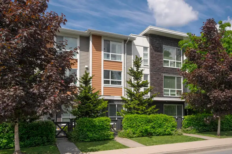5 20857 77A AVENUE - photo 1 of 35