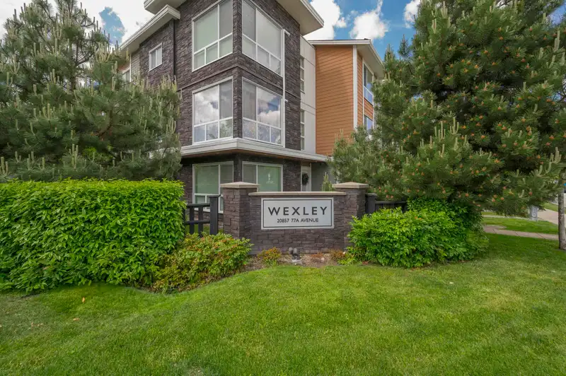 5 20857 77A AVENUE - photo 3 of 35