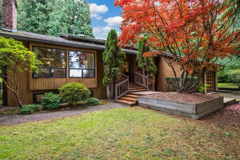 13912 28 AVENUE - photo 4 of 38