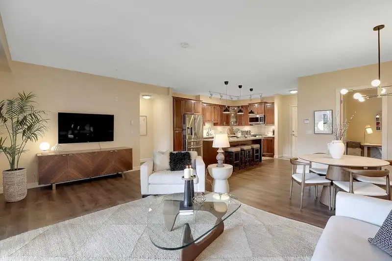 304 20325 85 AVENUE - photo 1 of 40