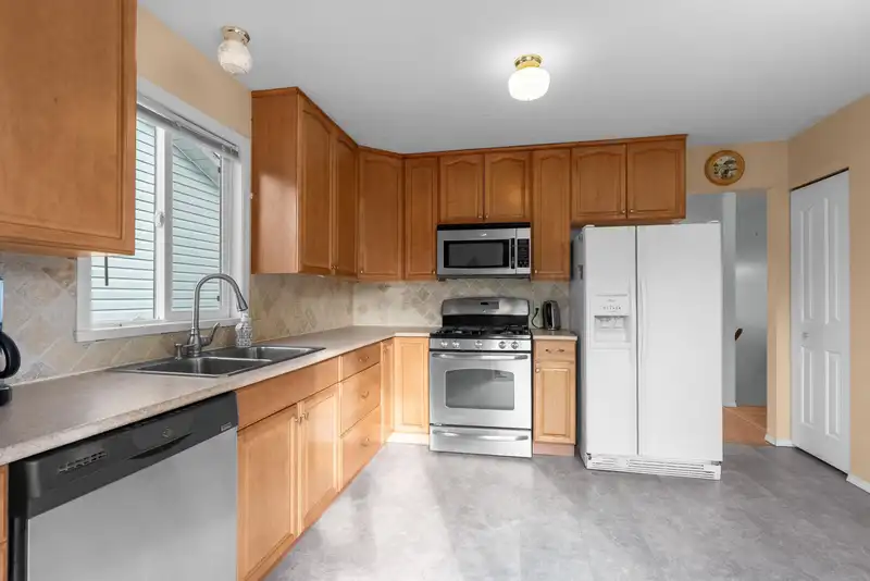 26638 30A AVENUE - photo 4 of 27