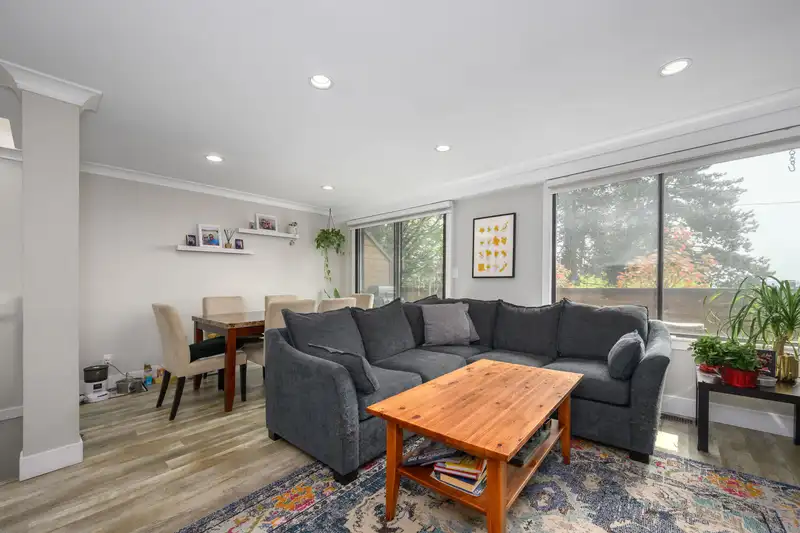 3201 LONSDALE AVENUE - photo 4 of 36