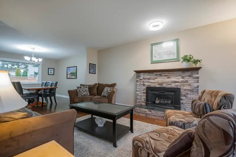 19883 34A AVENUE - photo 3 of 40