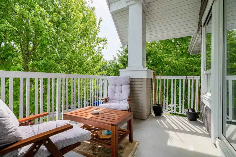 305 20750 DUNCAN WAY - photo 1 of 15