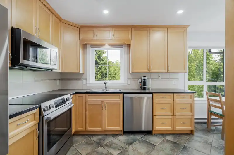 305 20750 DUNCAN WAY - photo 4 of 15