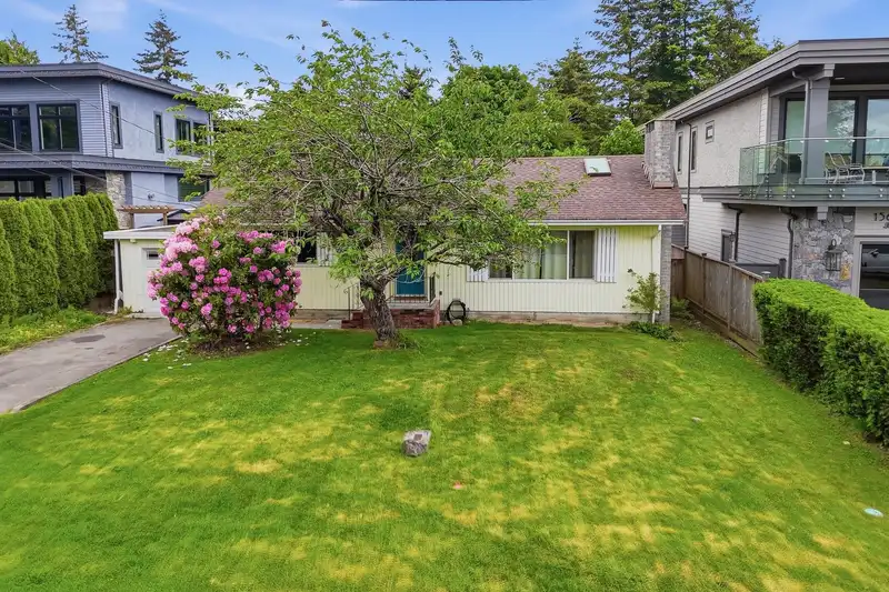 1570 BREARLEY STREET - photo 1 of 35