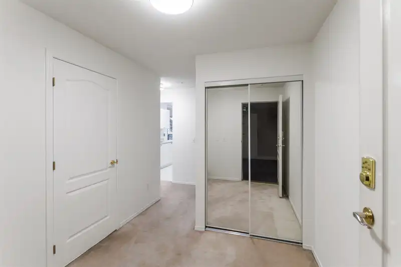 310 20443 53RD AVENUE - photo 2 of 21