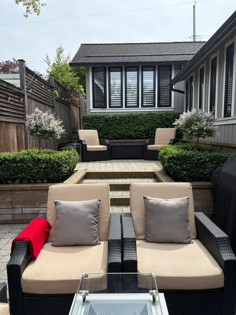3814 W 11 AVENUE - photo 4 of 36