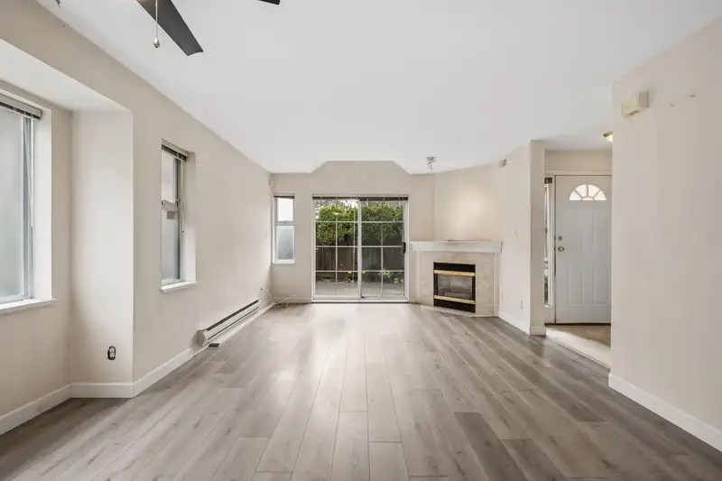 35 7488 SALISBURY AVENUE - photo 3 of 34