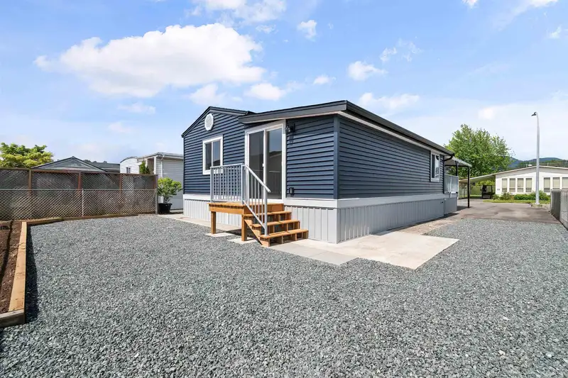 39 9055 ASHWELL ROAD - photo 2 of 32