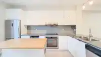 100 5550 ADMIRAL WAY - thumbnail 3