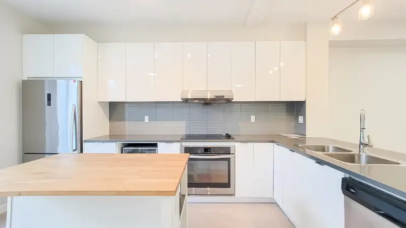 100 5550 ADMIRAL WAY - photo 3 of 36
