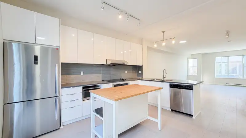 100 5550 ADMIRAL WAY - photo 4 of 36