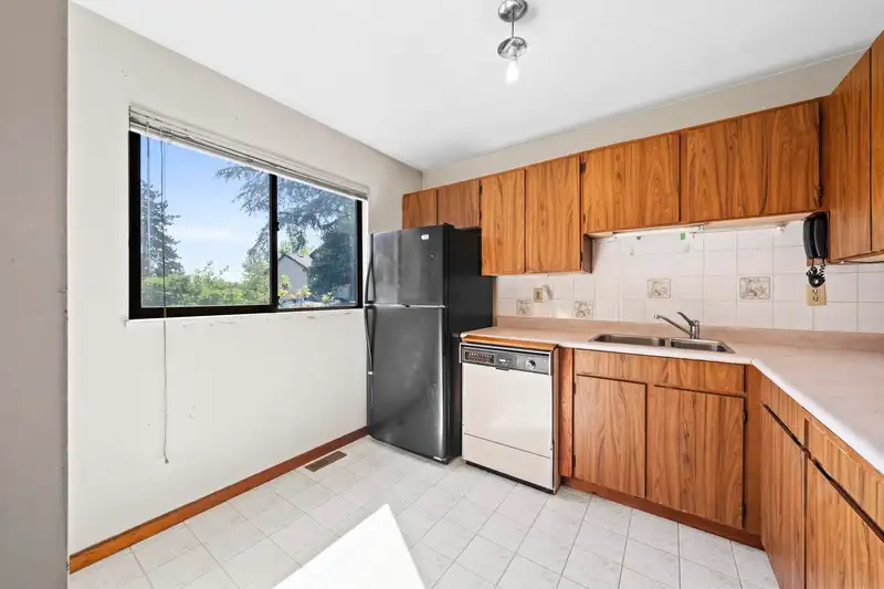 24 2880 DACRE AVENUE - photo 4 of 32