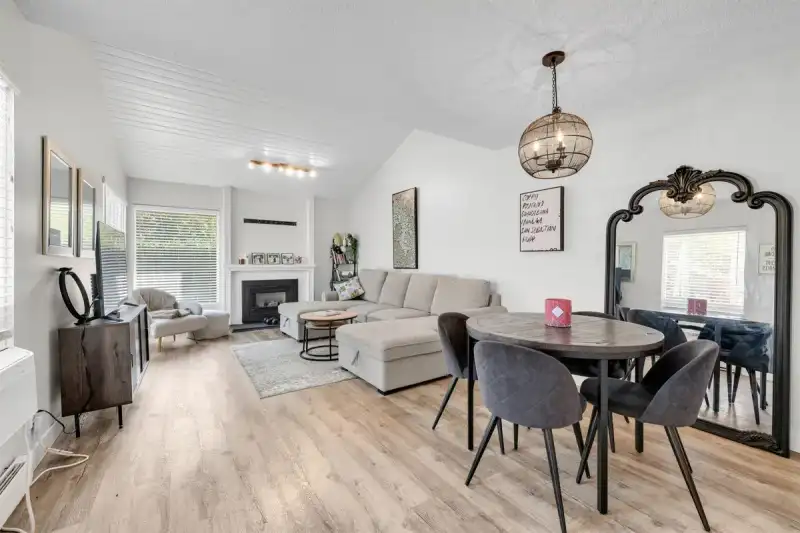 19211 FAIRWAY DRIVE - photo 1 of 27