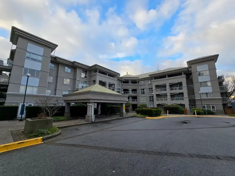 308 10533 UNIVERSITY DRIVE - photo 1 of 27