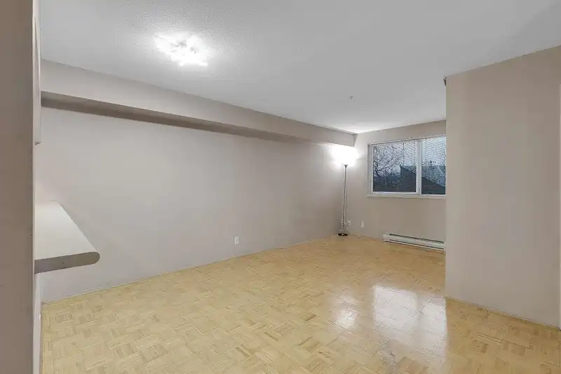 308 10533 UNIVERSITY DRIVE - photo 2 of 27