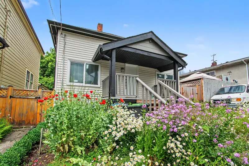 805 MILTON STREET - photo 2 of 40
