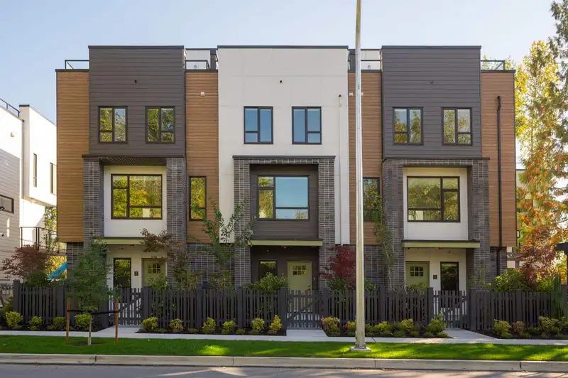 6 7946 204 STREET - photo 1 of 40