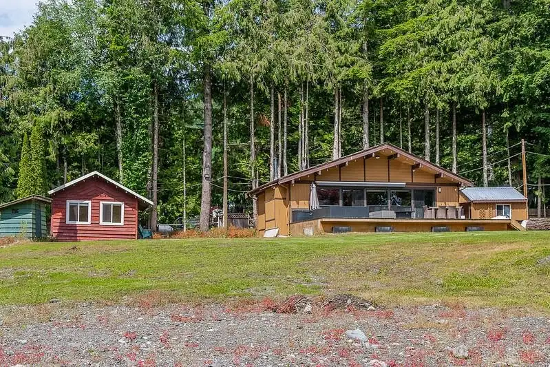 1680 COLUMBIA VALLEY ROAD - photo 2 of 34