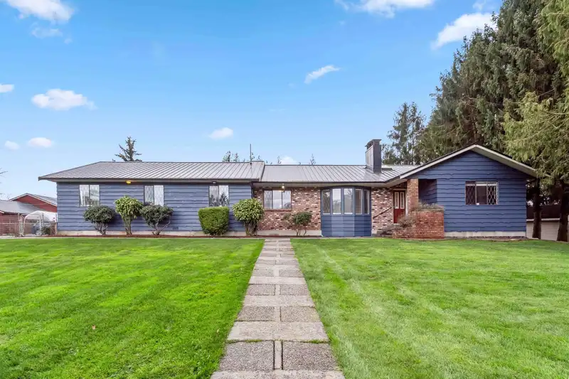 19782 150 AVENUE - photo 3 of 40