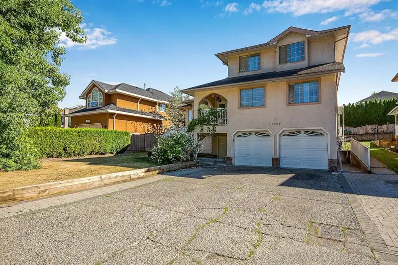 12224 68 AVENUE - photo 2 of 40