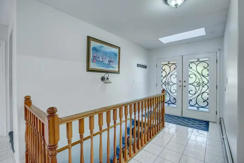 12224 68 AVENUE - photo 4 of 40