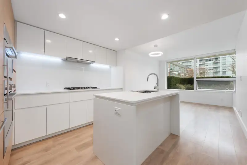 404 6900 PEARSON WAY - photo 1 of 39