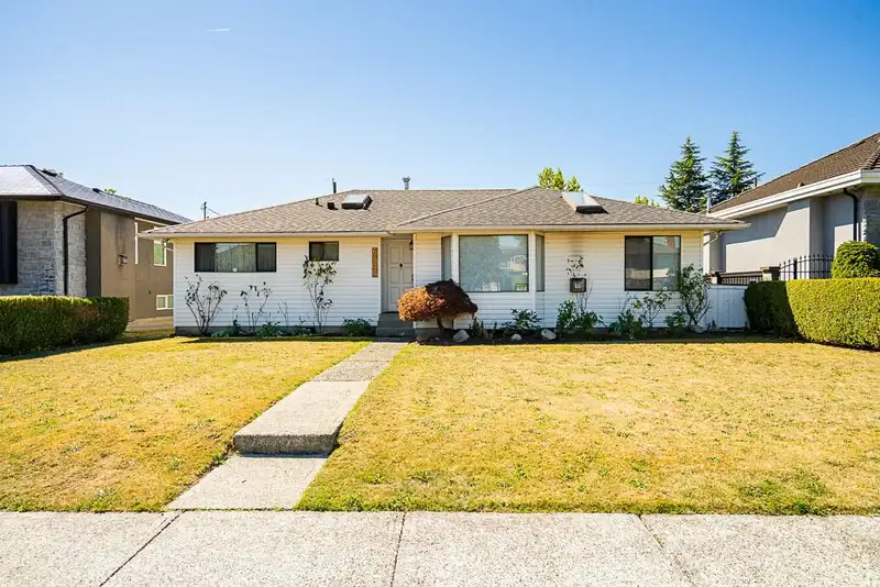 6546 DUNNEDIN STREET - photo 1 of 39
