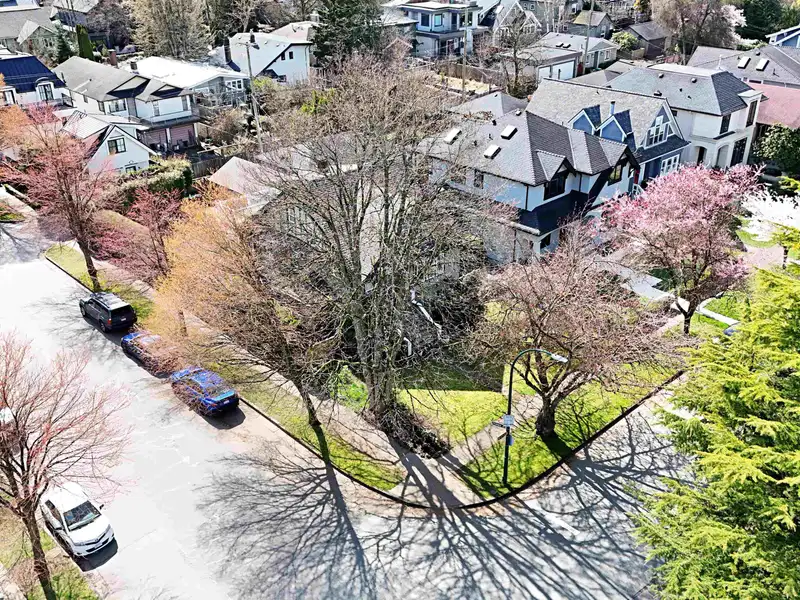 4402 W 12TH AVENUE - photo 2 of 40