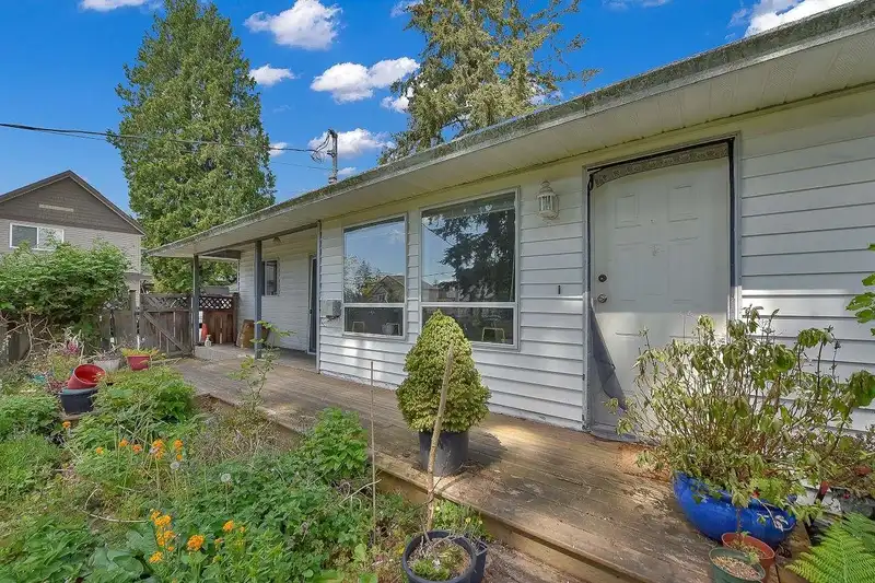 12835 60 AVENUE - photo 4 of 13