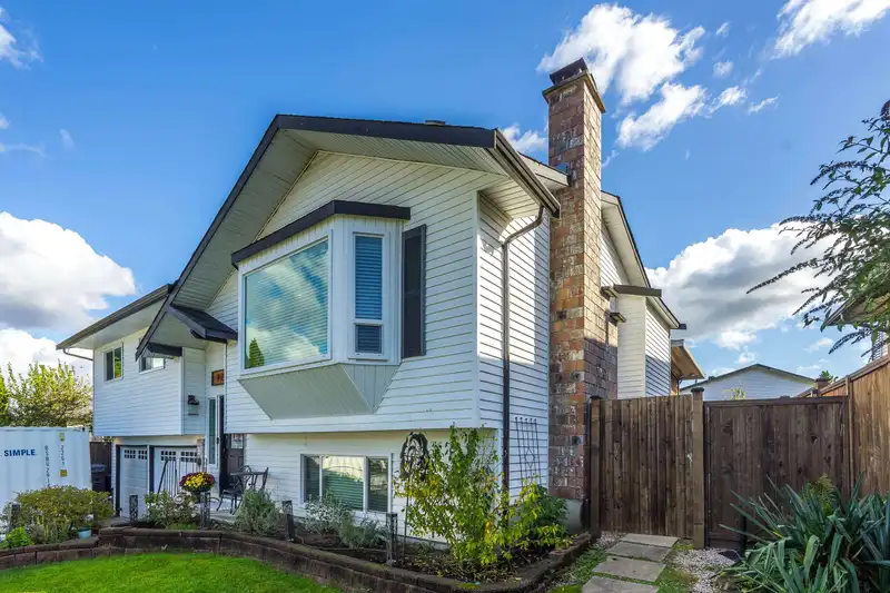 9274 212A STREET - photo 4 of 40