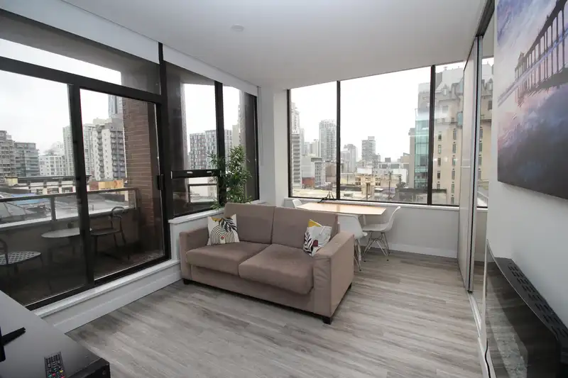 508 1010 HOWE STREET - photo 1 of 7
