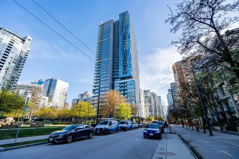 1910 1111 RICHARDS STREET - photo 2 of 40