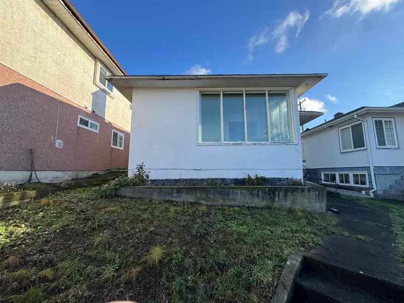 7654 FRASER STREET - photo 1 of 4