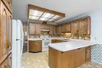 3 5051 203 STREET - thumbnail 5