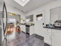 151 N HOLDOM AVENUE - thumbnail 10