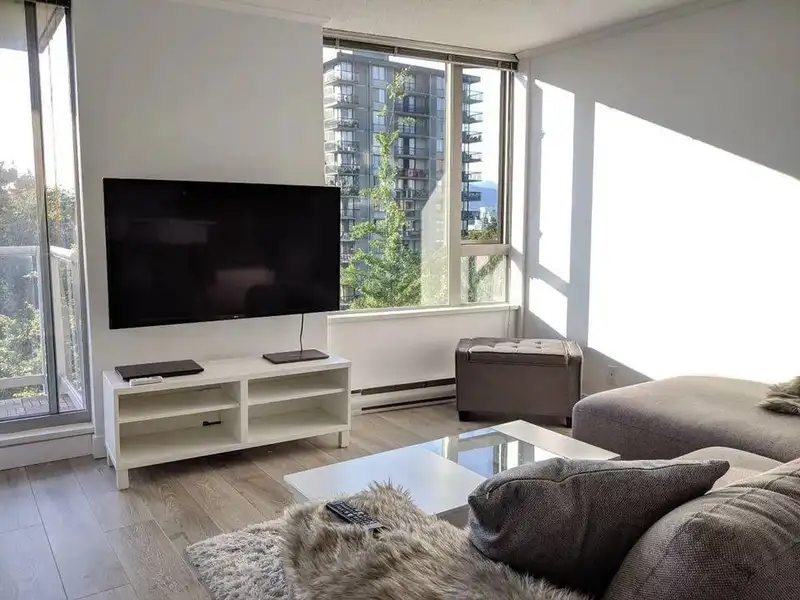 601 1277 NELSON STREET - photo 2 of 9