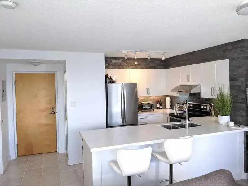 601 1277 NELSON STREET - photo 3 of 9